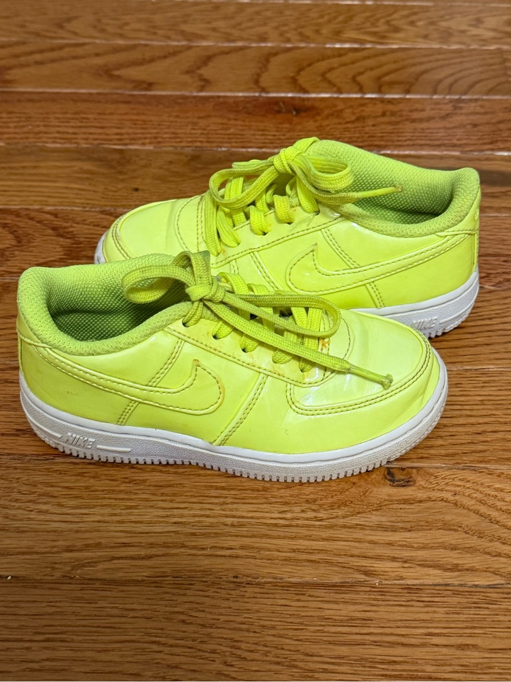 Nike Kids Bright Neon Yellow Low-Top sneakers Nike Air Force 1